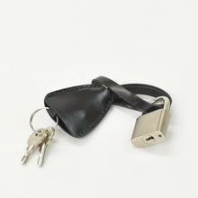 Load image into Gallery viewer, 極美品 PRADA プラダ トライアングルロゴ プレート ハンドバッグ ブラック ナイロン レザー シルバー金具 中古 4b011686