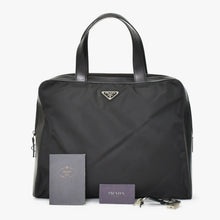 Load image into Gallery viewer, 極美品 PRADA プラダ トライアングルロゴ プレート ハンドバッグ ブラック ナイロン レザー シルバー金具 中古 4b011686