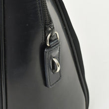 Load image into Gallery viewer, 極美品 PRADA プラダ トライアングルロゴ プレート ハンドバッグ ブラック ナイロン レザー シルバー金具 中古 4b011686