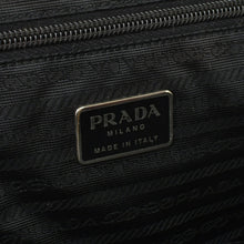Load image into Gallery viewer, 極美品 PRADA プラダ トライアングルロゴ プレート ハンドバッグ ブラック ナイロン レザー シルバー金具 中古 4b011686