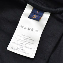 Load image into Gallery viewer, 極美品 LOUIS VUITTON ルイヴィトン モノグラム ベルベット パンツ RM241M FVH HQY32W サイズS 総柄 マルチカラー 中古 4b011782