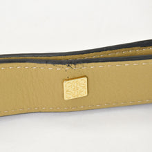 Load image into Gallery viewer, 極美品 LOEWE ロエベ フラメンコ 花柄 ショルダーバッグ スエード レザー ブラウン ベージュ ゴールド金具 中古 4b011856