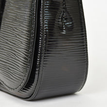 Load image into Gallery viewer, LOUIS VUITTON ルイヴィトン クラッチバッグ エピ ポシェット ソブ ノワール×シルバー エピ エレクトリック セカンドバッグ カラー ブラック 美品 中古 4b011875