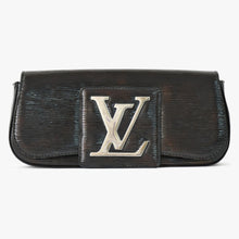 Load image into Gallery viewer, LOUIS VUITTON ルイヴィトン クラッチバッグ エピ ポシェット ソブ ノワール×シルバー エピ エレクトリック セカンドバッグ カラー ブラック 美品 中古 4b011875