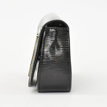 Load image into Gallery viewer, LOUIS VUITTON ルイヴィトン クラッチバッグ エピ ポシェット ソブ ノワール×シルバー エピ エレクトリック セカンドバッグ カラー ブラック 美品 中古 4b011875