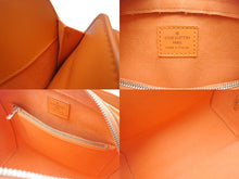 Load image into Gallery viewer, 極美品 LOUIS VUITTON ルイヴィトン ポンヌフ ハンドバッグ M5205H エピレザー マンダリン ゴールド金具 中古 4b001188