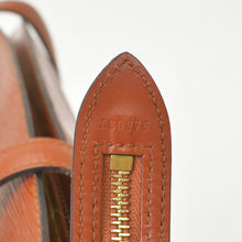 Load image into Gallery viewer, LOUIS VUITTON ルイヴィトン トートバッグ M52263 サンジャック エピ ショルダーバッグ ブラウン エピレザー ゴールド金具 美品 中古 4b011893