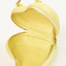 Load image into Gallery viewer, 極美品 LOUIS VUITTON ルイヴィトン キープマイハート ショルダーバッグ M83267 イエロー モノグラムヴェルニ ゴールド金具 中古 4b011901