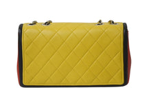 Load image into Gallery viewer, CHANEL シャネル マトラッセ チェーンショルダーバッグ CCロゴ マルチカラー カーフ ゴールド金具 中古 4b001194