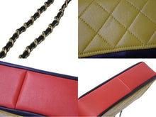 Load image into Gallery viewer, CHANEL シャネル マトラッセ チェーンショルダーバッグ CCロゴ マルチカラー カーフ ゴールド金具 中古 4b001194