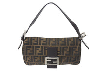 画像をギャラリービューアに読み込む, FENDI フェンディ ズッカ柄 マンマバケット ワンショルダーバッグ 26424 ブラウン シルバー金具 美品 中古 4b001207