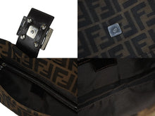 画像をギャラリービューアに読み込む, FENDI フェンディ ズッカ柄 マンマバケット ワンショルダーバッグ 26424 ブラウン シルバー金具 美品 中古 4b001207