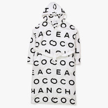 画像をギャラリービューアに読み込む, 新品同様 CHANEL シャネル ロゴ バスローブ ジャケット P74329V66015 ガウン ブラック ホワイト サイズM 中古 4a000083