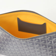 Load image into Gallery viewer, GOYARD ゴヤール セナMM クラッチバッグ ヘリンボーン柄 グレー PVC レザー シルバー金具 美品 中古 4b012233