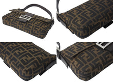 画像をギャラリービューアに読み込む, FENDI フェンディ マンマバケット ワンショルダーバッグ 26424 ズッカ柄 ブラウン キャンバス レザー シルバー金具 美品 中古 4b001231