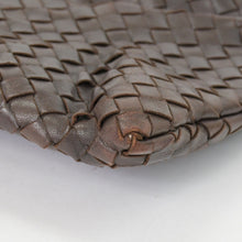 Load image into Gallery viewer, BOTTEGA VENETA ボッテガヴェネタ ホーボー イントレチャート ショルダーバッグ 10100101226PGA ブラウン 美品 中古 4b012439