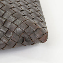 Load image into Gallery viewer, BOTTEGA VENETA ボッテガヴェネタ ホーボー イントレチャート ショルダーバッグ 10100101226PGA ブラウン 美品 中古 4b012439