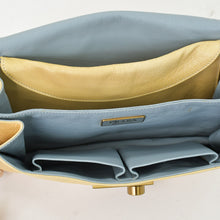 Load image into Gallery viewer, 極美品 PRADA プラダ ワンショルダーバッグ BR2396 レザー ベージュ ブルー サウンドロック マットゴールド金具 中古 4b012451