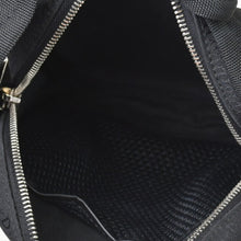 Load image into Gallery viewer, 新品未使用 Christian Dior クリスチャンディオール ショルダーバッグ ブラック キャンバス シルバー金具 美品 中古 4b012472
