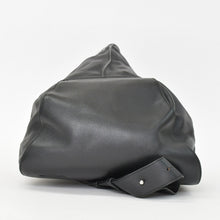 Load image into Gallery viewer, 極美品 LOEWE ロエベ アナグラム アントンスリング ショルダーバッグ レザー ブラック シルバー金具 中古 4b012575