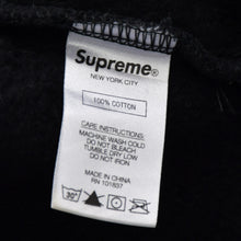 Load image into Gallery viewer, Supreme シュプリーム ロゴ スウェット パーカー ブラック トップス フーディ サイズM 18SS 美品 中古 4b012592