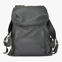 Load image into Gallery viewer, 極美品 LOEWE ロエベ Tバックパック リュック デイパック アナグラム カーフレザー ブラック シルバー金具 中古 4b012616