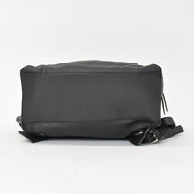 Load image into Gallery viewer, 極美品 LOEWE ロエベ Tバックパック リュック デイパック アナグラム カーフレザー ブラック シルバー金具 中古 4b012616