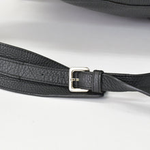 Load image into Gallery viewer, 極美品 LOEWE ロエベ Tバックパック リュック デイパック アナグラム カーフレザー ブラック シルバー金具 中古 4b012616