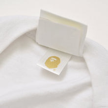 Load image into Gallery viewer, 極美品 A BATHING APE アベイシングエイプ ロゴ Ｔシャツ ホワイト ブラック コットン ポリエステル 中古 4b012657