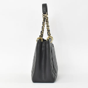 Very Good Condition CHANEL Chain Tote Bag GST Black Caviar Skin A50995 Coco Mark Black Gold Hardware Used 4a001276