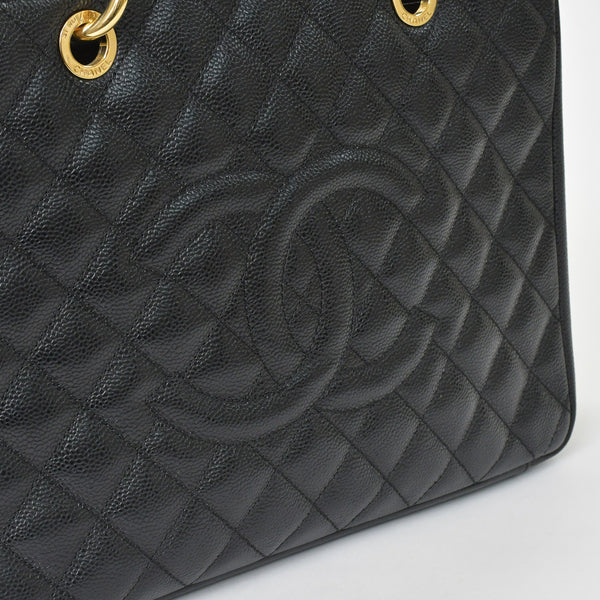 Very Good Condition CHANEL Chain Tote Bag GST Black Caviar Skin A50995 Coco Mark Black Gold Hardware Used 4a001276
