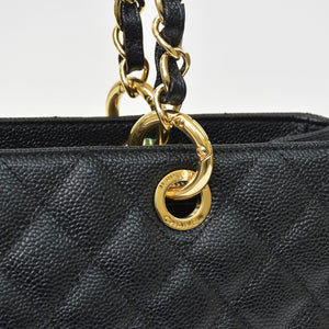 Very Good Condition CHANEL Chain Tote Bag GST Black Caviar Skin A50995 Coco Mark Black Gold Hardware Used 4a001276
