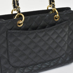 Very Good Condition CHANEL Chain Tote Bag GST Black Caviar Skin A50995 Coco Mark Black Gold Hardware Used 4a001276