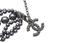 Load image into Gallery viewer, CHANEL シャネル 6連 パールネックレス A14C刻印 ココマーク メタリック フェイクパール グレー ブラック系 美品 中古 4b001298