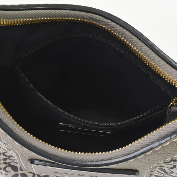 [USED/中古]LOEWE ロエベ ショルダーバッグ シルバー キャンバス レザー ゴールド金具 Bランク 中古 4b013018