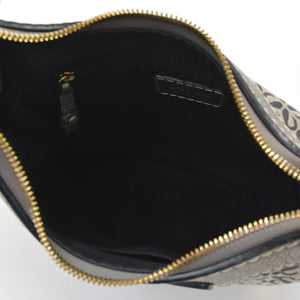 [USED/中古]LOEWE ロエベ ショルダーバッグ シルバー キャンバス レザー ゴールド金具 Bランク 中古 4b013018