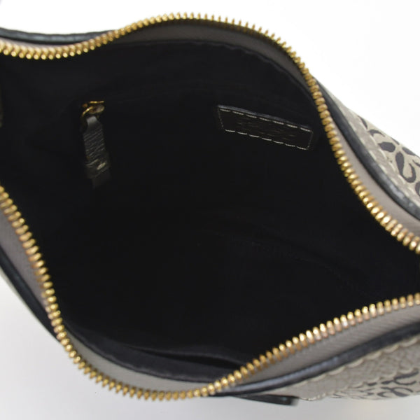 [USED/中古]LOEWE ロエベ ショルダーバッグ シルバー キャンバス レザー ゴールド金具 Bランク 中古 4b013018