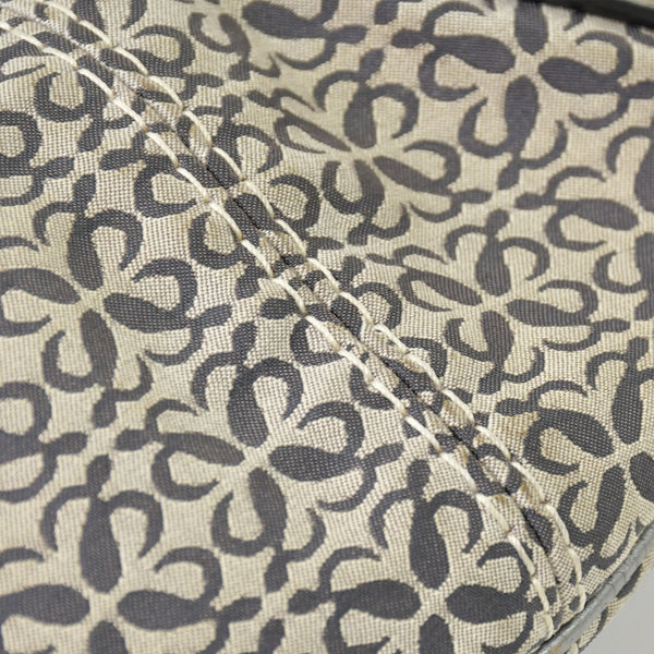[USED/中古]LOEWE ロエベ ショルダーバッグ シルバー キャンバス レザー ゴールド金具 Bランク 中古 4b013018