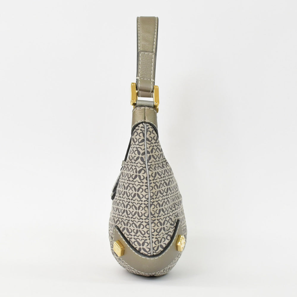 [USED/中古]LOEWE ロエベ ショルダーバッグ シルバー キャンバス レザー ゴールド金具 Bランク 中古 4b013018
