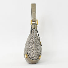 Load image into Gallery viewer, [USED/中古]LOEWE ロエベ ショルダーバッグ シルバー キャンバス レザー ゴールド金具 Bランク 中古 4b013018