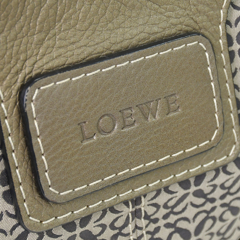 [USED/Used] LOEWE Shoulder Bag Silver Canvas Leather Gold Hardware B Rank Used 4b013018