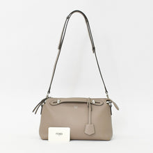 Load image into Gallery viewer, FENDI フェンディ バイザウェイ 2WAY ハンドバッグ 8BL124 ベージュ レザー シルバー金具 美品 中古 4b013023