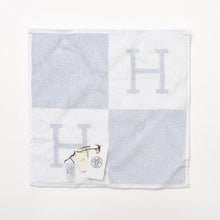Load image into Gallery viewer, 新品未使用 HERMES エルメス ハンカチ 二枚セット A171203 ブルー ピンク ホワイト コットン ギフト 中古 4b013132