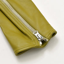 Load image into Gallery viewer, 極美品 Maison Margiela メゾン マルジェラ ZIP LEATHER JACKET レザージャケット S52AM0215 サイズ40 カーキ 中古 4b013476