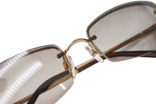 Load image into Gallery viewer, 極美品 CHANEL シャネル リムレス サングラス 4093-B c.125/13 サイズ56□16 130 ココマーク ラインストーン ブラウン ゴールド 中古 4b001356