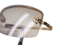 Load image into Gallery viewer, 極美品 CHANEL シャネル リムレス サングラス 4093-B c.125/13 サイズ56□16 130 ココマーク ラインストーン ブラウン ゴールド 中古 4b001356