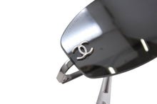 画像をギャラリービューアに読み込む, 極美品 CHANEL シャネル リムレス サングラス メガネ アイウェア ココマーク ライトグレー シルバー金具 サイズ54□19 中古 4b001358