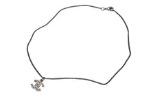 Load image into Gallery viewer, 極美品 CHANEL シャネル ネックレス ココマーク アクセサリー ラインストーン イタリア製 09V刻印 5.6g シルバー 中古 4b001367