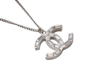Load image into Gallery viewer, 極美品 CHANEL シャネル ココマーク ネックレス アクセサリー メタル スクエアラインストーン シルバー 9.0g 中古 4b001365
