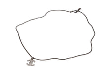 Load image into Gallery viewer, CHANEL シャネル ココマーク ネックレス アクセサリー 08V刻印 メタル ラインストーン 5.6g シルバー 美品 中古 4b001368